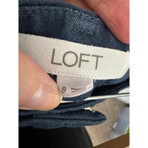 Anne Taylor Loft the Riviera Short Denim Chambray Size 8 - Picture 4 of 4